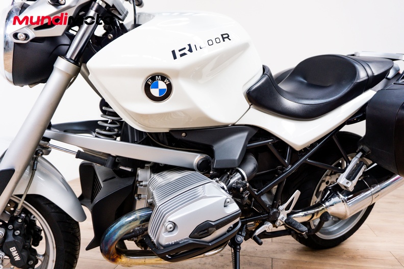 Motorbike image 9