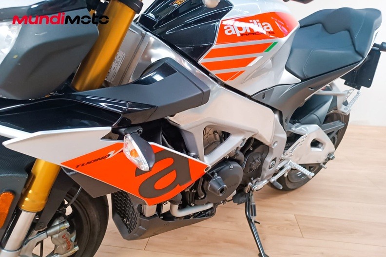 Motorbike image 9