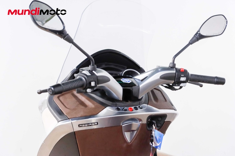 Motorbike image 10
