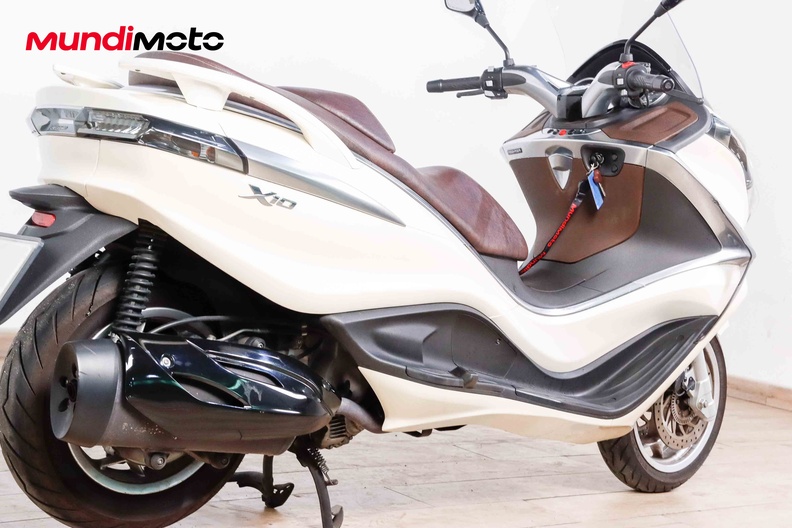 Motorbike image 3