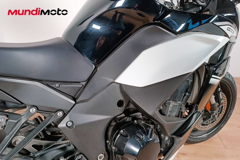 Motorbike image 3