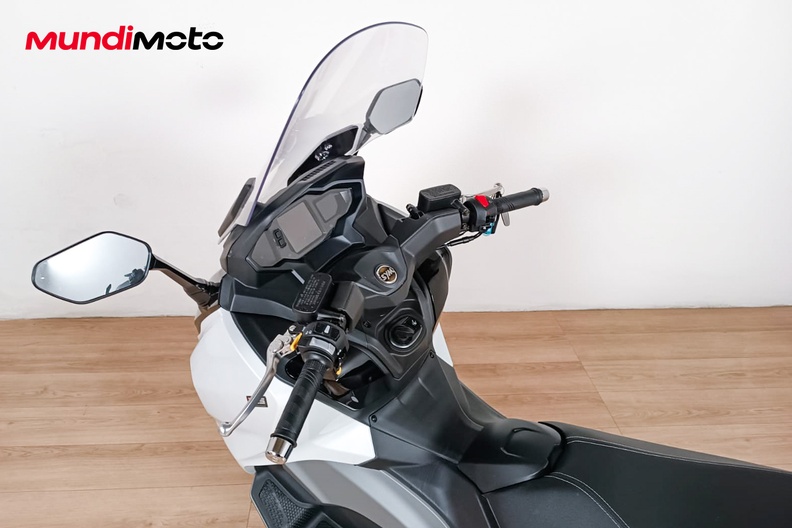 Motorbike image 10