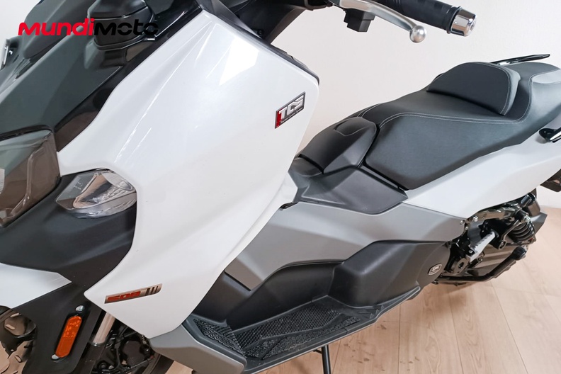 Motorbike image 9