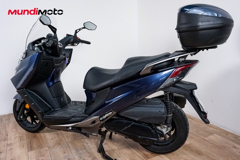 Motorbike image 7