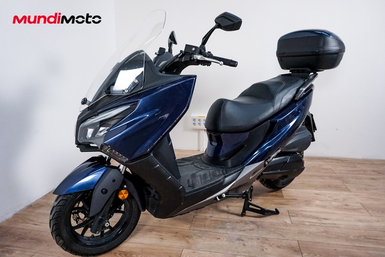 Motorbike image 6