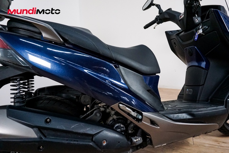 Motorbike image 3