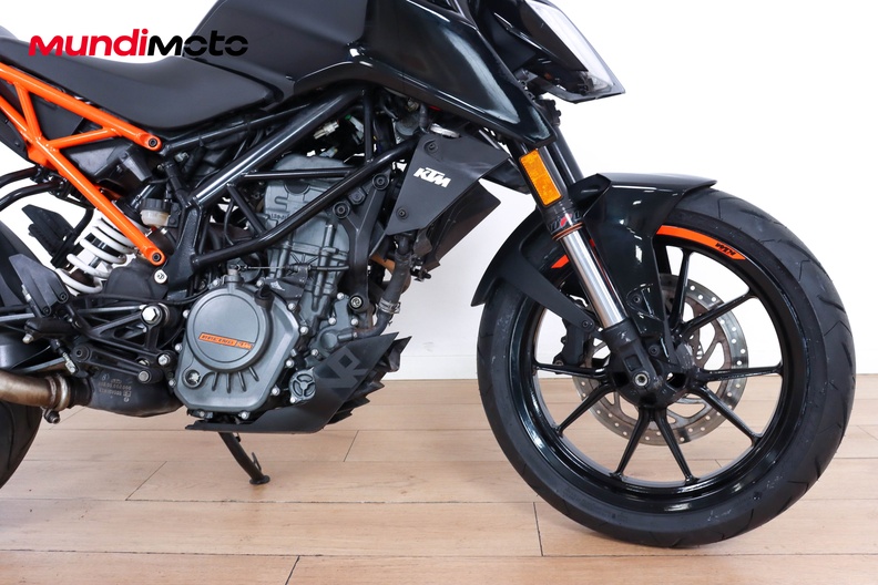 Motorbike image 13