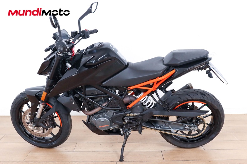 Motorbike image 5