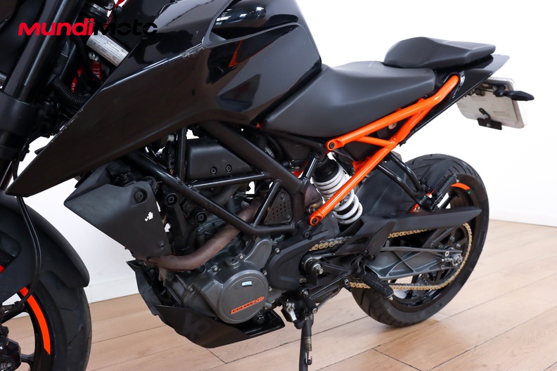 Motorbike image 8