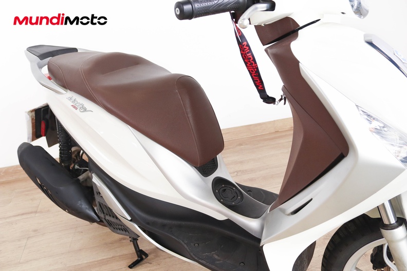 Motorbike image 13