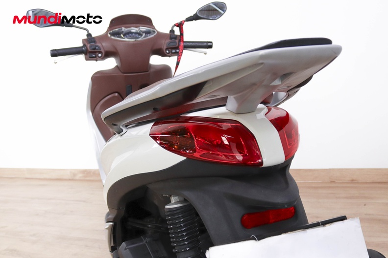 Motorbike image 9