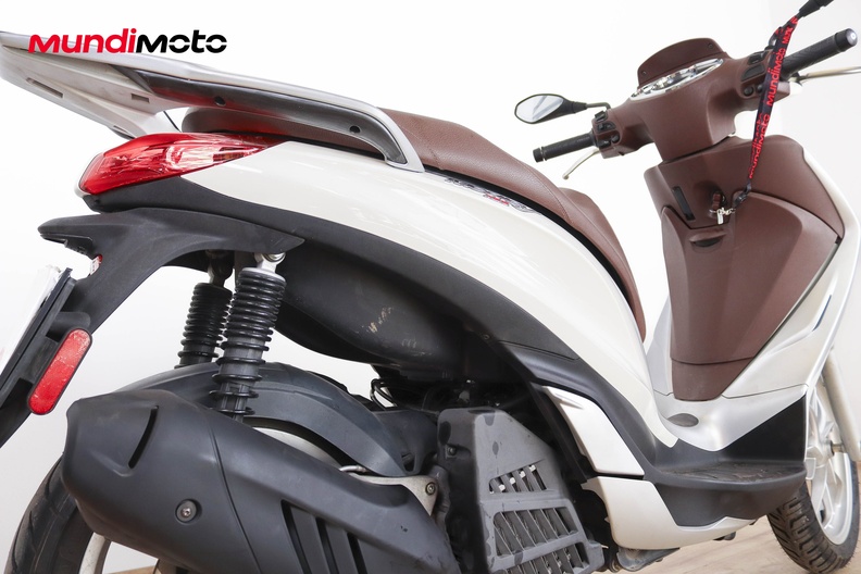 Motorbike image 3
