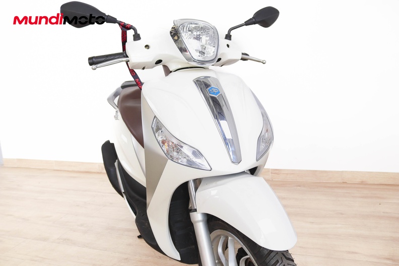 Motorbike image 4