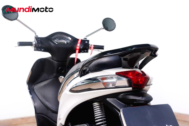 Motorbike image 9