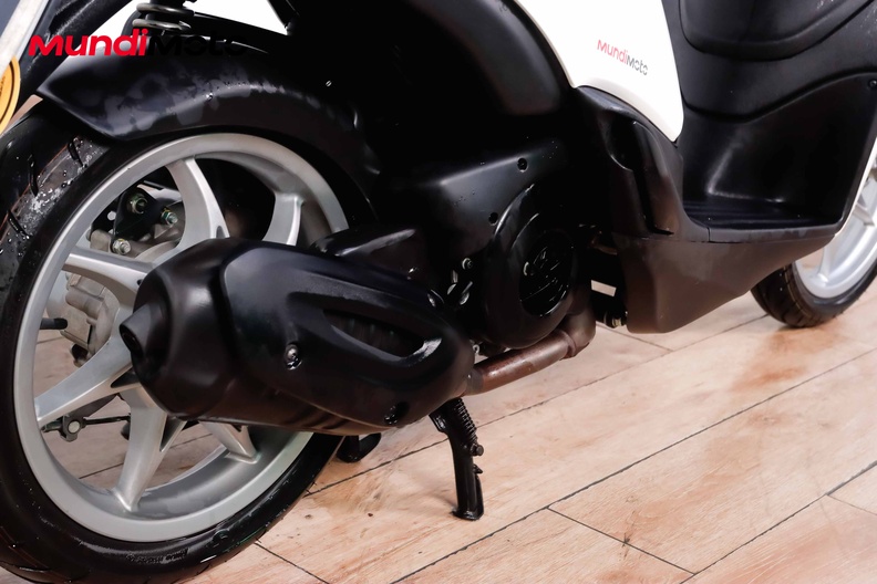 Motorbike image 3