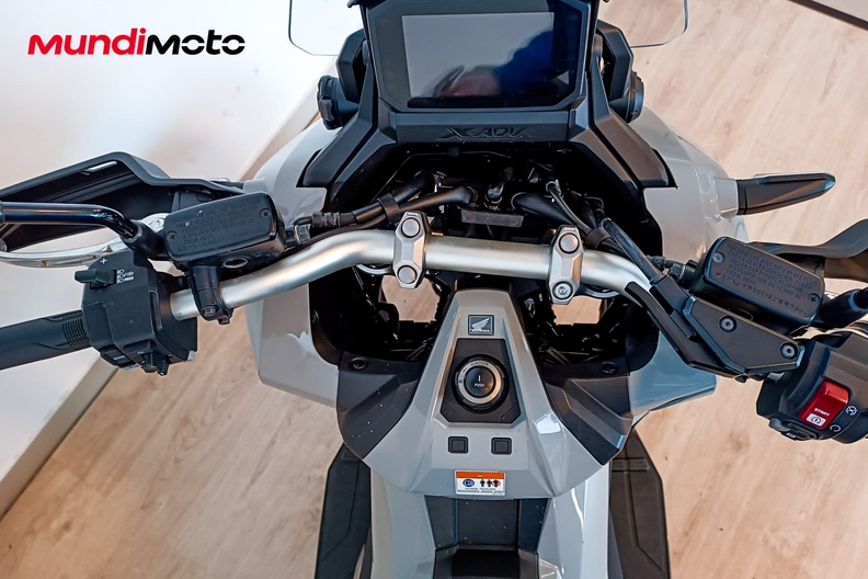 Motorbike image 10