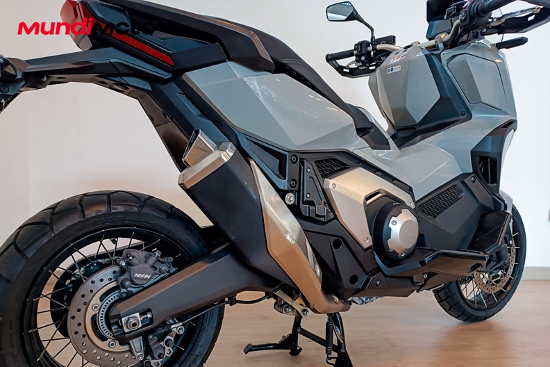 Motorbike image 3