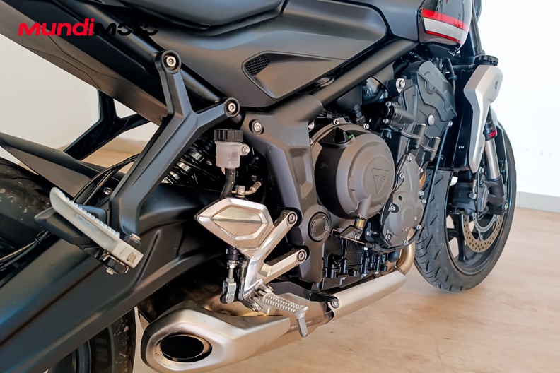 Motorbike image 3