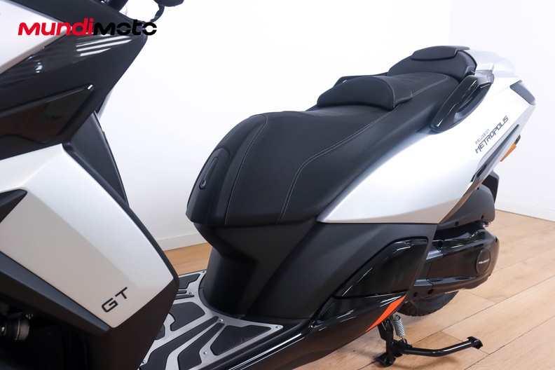 Motorbike image 8