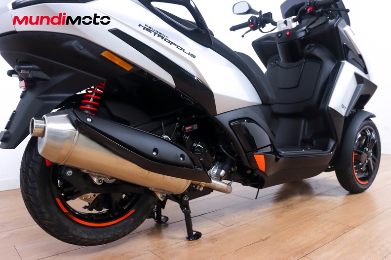 Motorbike image 3