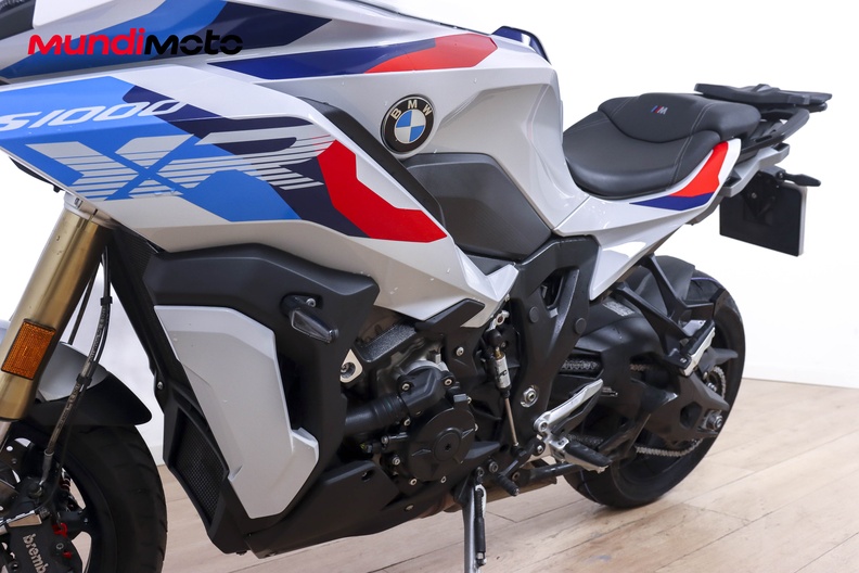 Motorbike image 8
