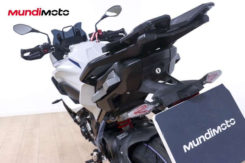 Motorbike image 9