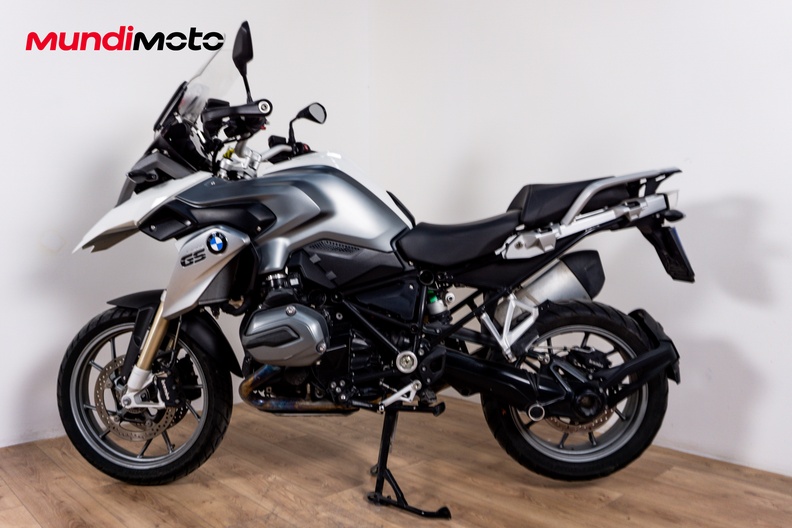 Motorbike image 5
