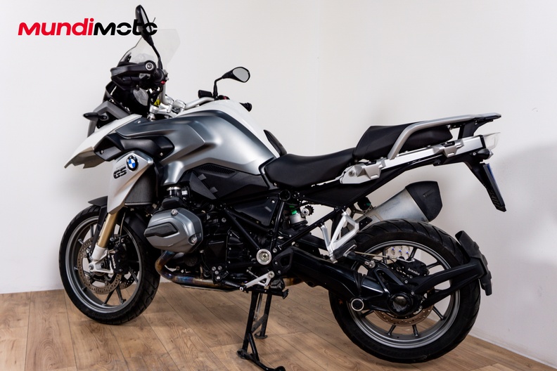 Motorbike image 7