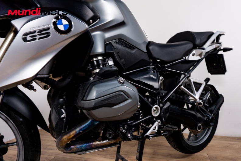 Motorbike image 9