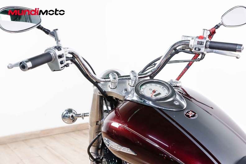 https://assets.mundimoto.com/images/1f9c2d23-a0c7-4b5b-b4f7-6f69203ca060/COCKPIT_HANDLEBAR-0_medium.jpg