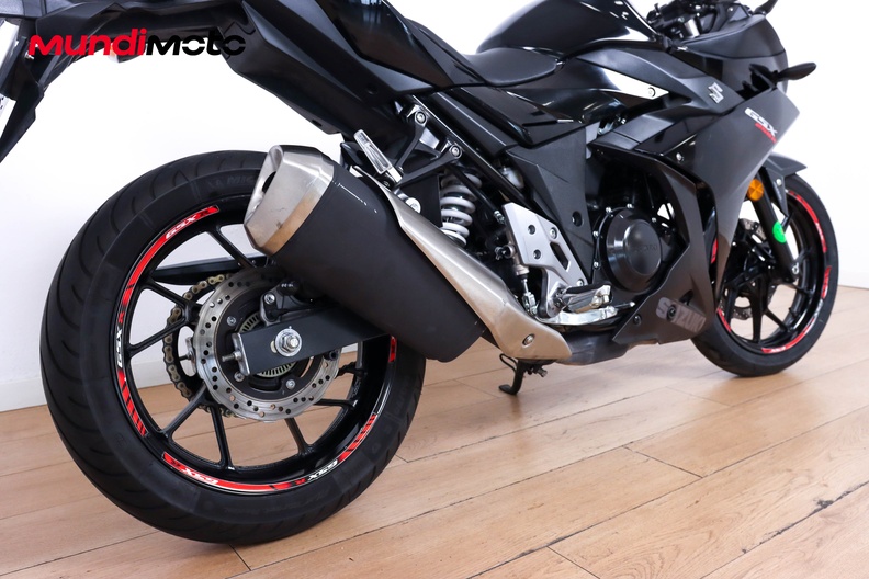 Motorbike image 3