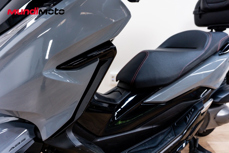 Motorbike image 9