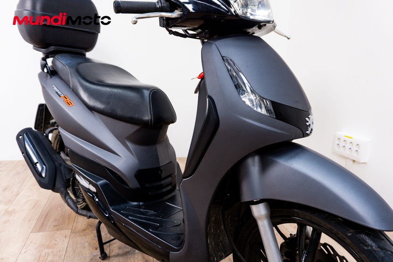 Motorbike image 4
