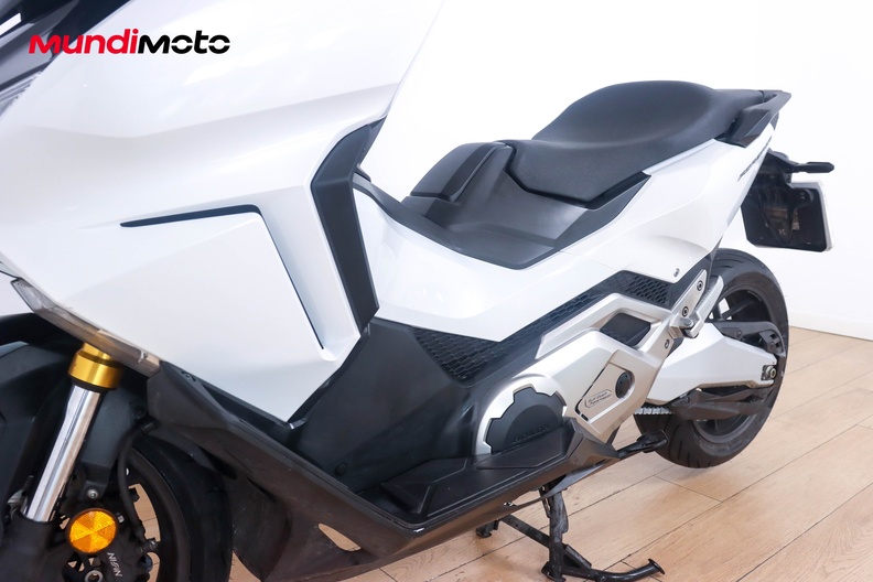 Motorbike image 8
