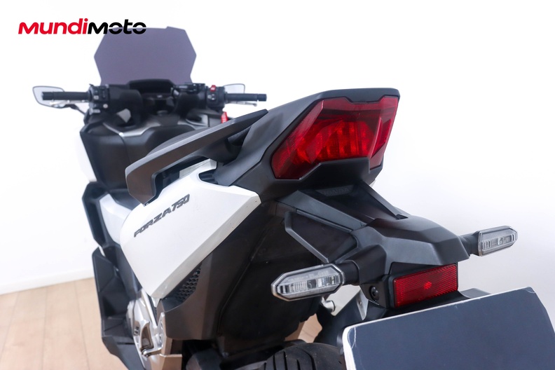 Motorbike image 9