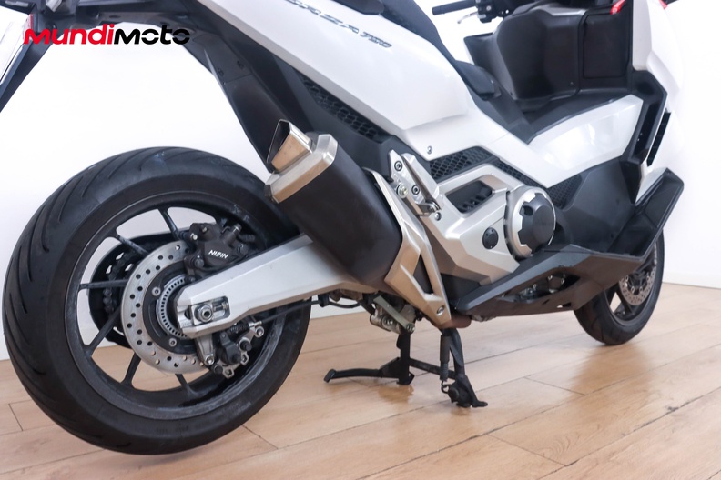Motorbike image 3