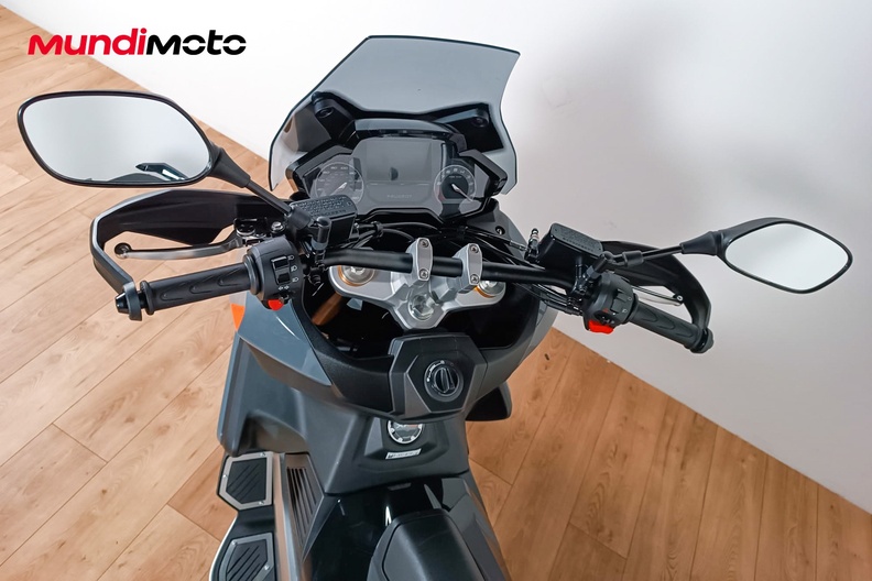 Motorbike image 10