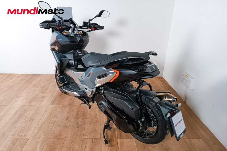 Motorbike image 7