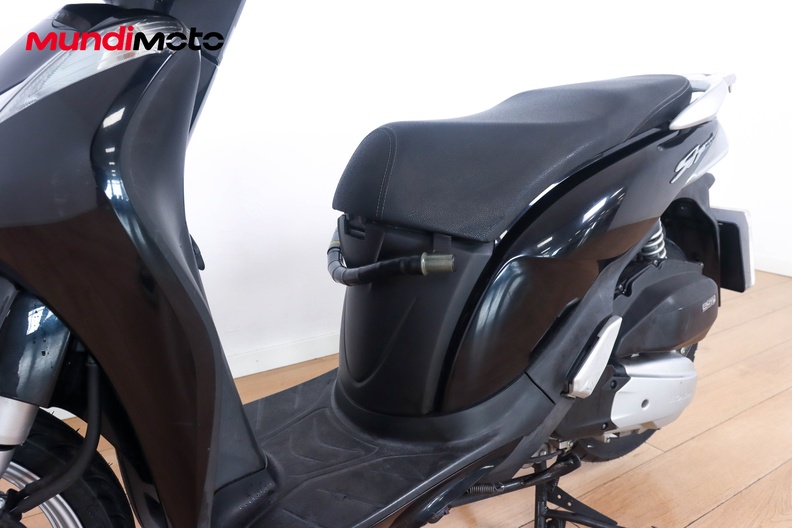 Motorbike image 8