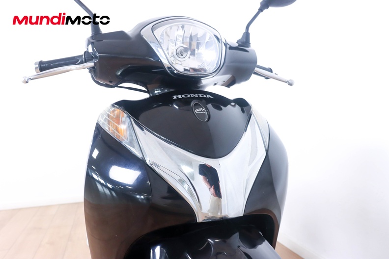 Motorbike image 4