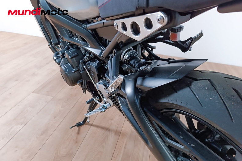 Motorbike image 8