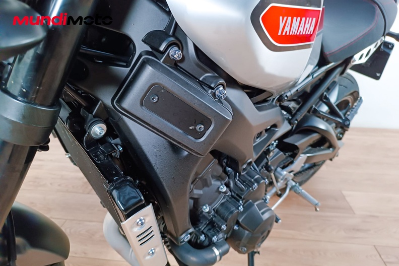 Motorbike image 9