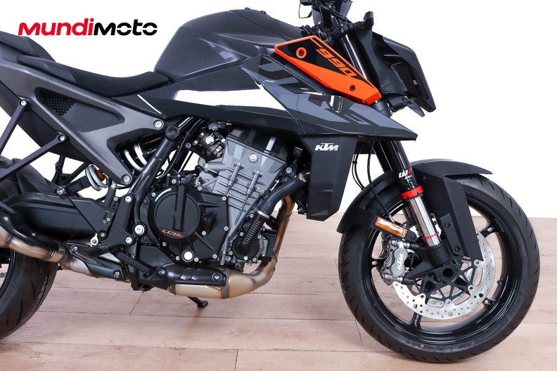 Motorbike image 10