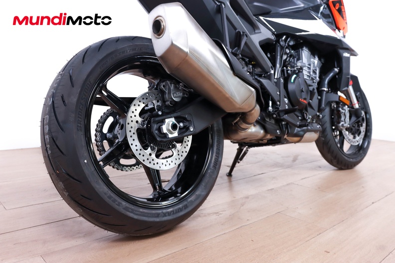 Motorbike image 12
