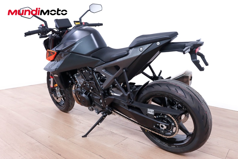 Motorbike image 7