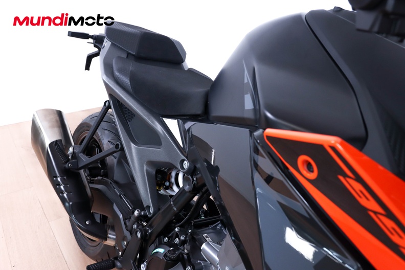 Motorbike image 3