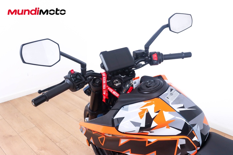 Motorbike image 10