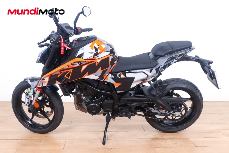 Motorbike image 5