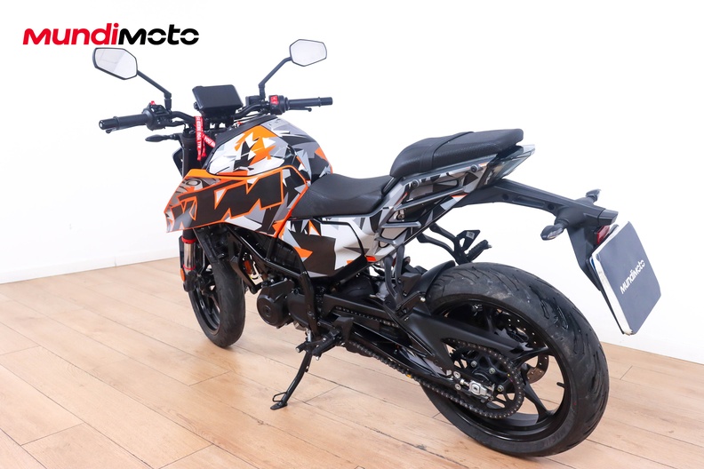Motorbike image 6