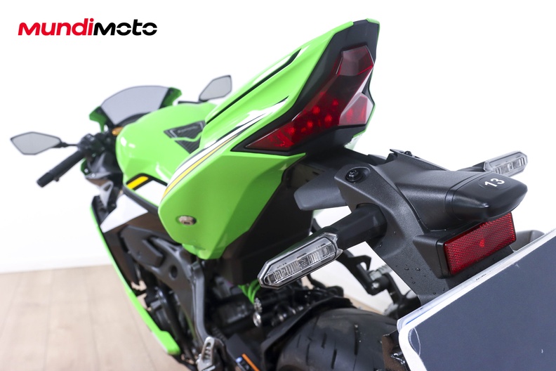 Motorbike image 9